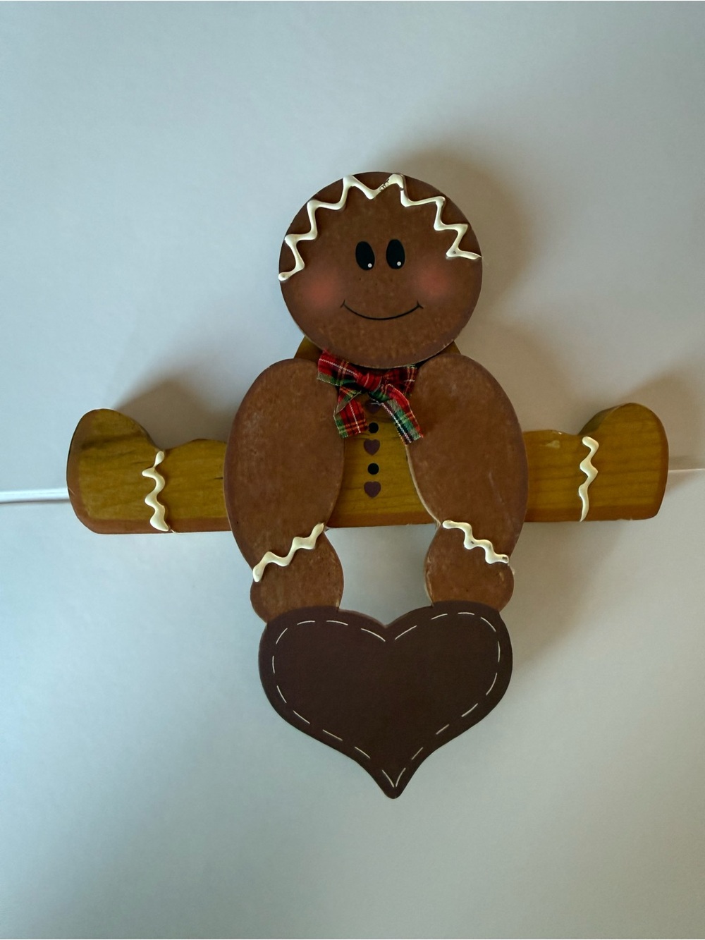 Vintage Gingerbread Heart Wooden Wall Decor - shelf sitter